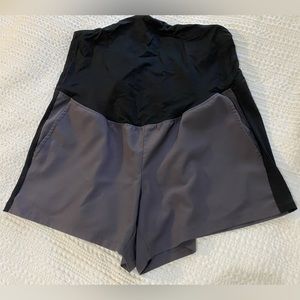 Maternity gym shorts